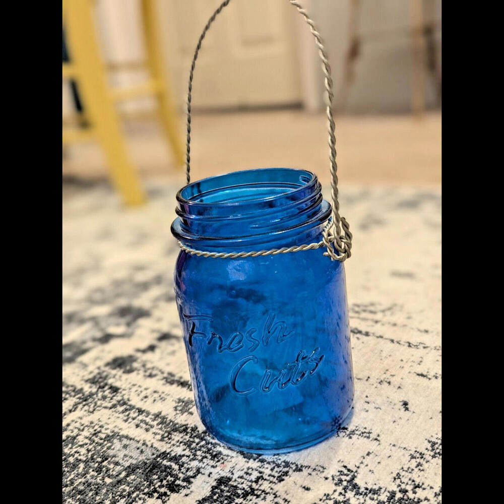 BEAUTIFUL Fresh Cuts Blue Mason Jar- GREAT CONDITION